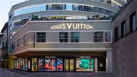 louis vuitton milano monte napoleone|Louis Vuitton bagutta europe.